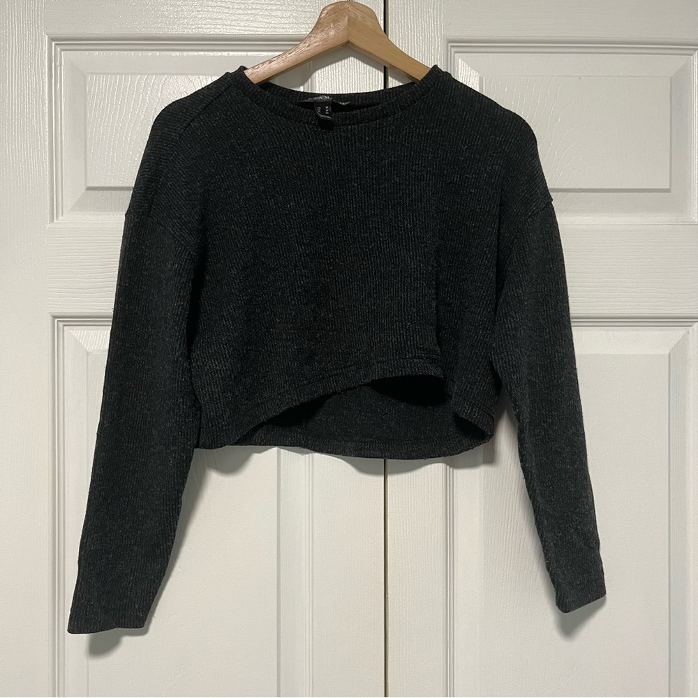 3/$30 🎀 Cropped Black Knit Sweater